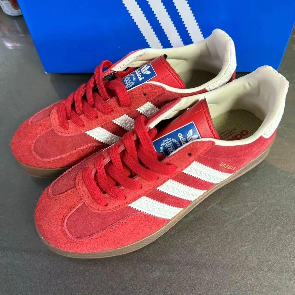 Womens Adidas Samba OG Red Suede
White Stripes Gum Sole Casual Sneakers